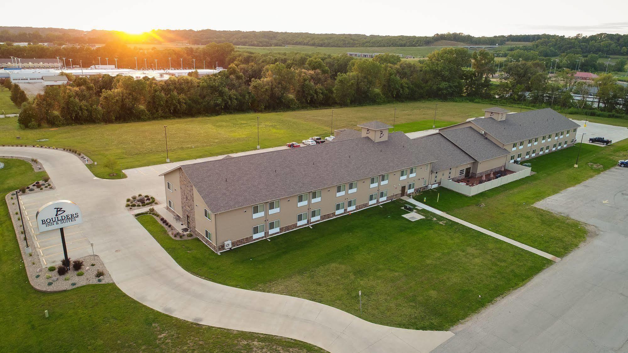 Cobblestone Inn & Suites Fort Madison Exterior photo